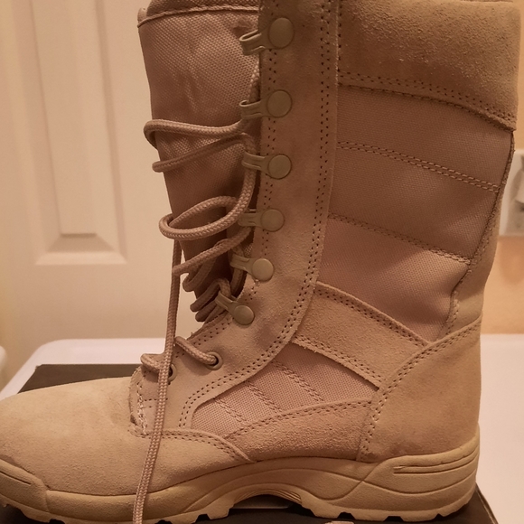 Magnum Tactical 8" Suede Work Boot Men's 9W Women's 11W - Picture 5 of 9